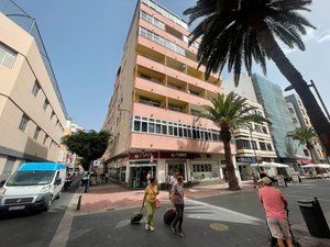 Vista exterior de Estudio en venta en Las Palmas de Gran Canaria con Balcón