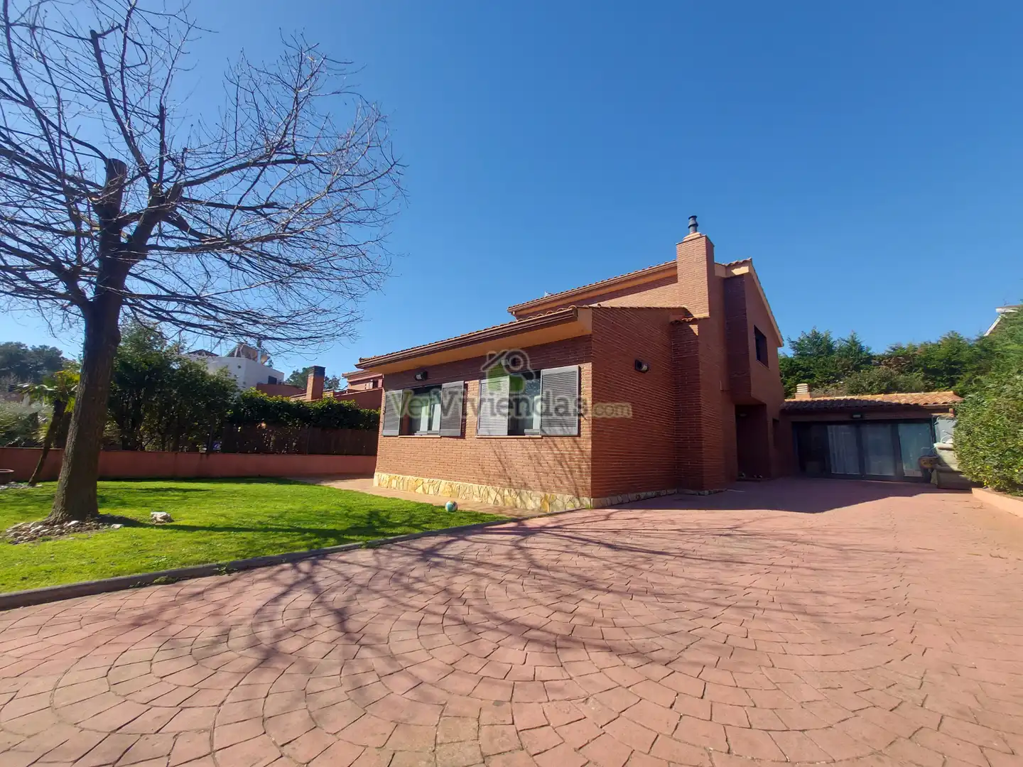 Vista exterior de Casa o xalet en venda en Begues amb Aire condicionat, Calefacció i Jardí privat