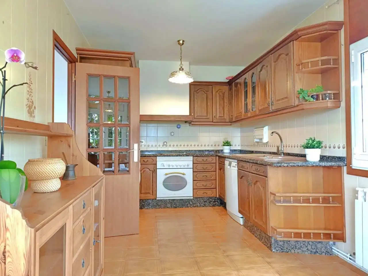 Cocina de Casa o chalet en venta en Oleiros con Calefacción