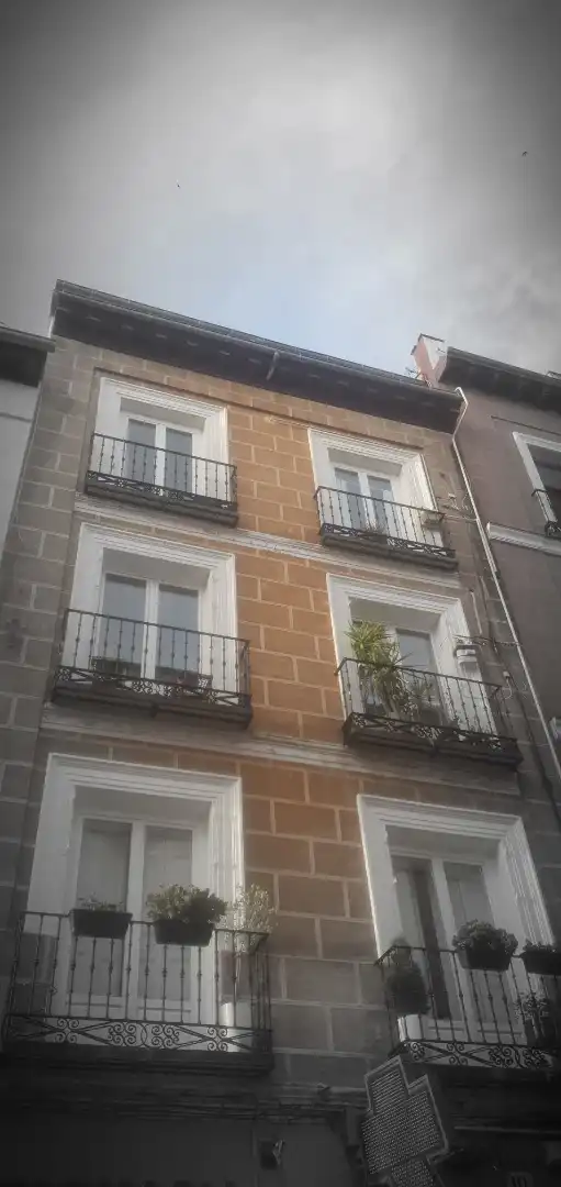 Vista exterior de Piso en venta en Madrid con Calefacción, Parquet y Trastero