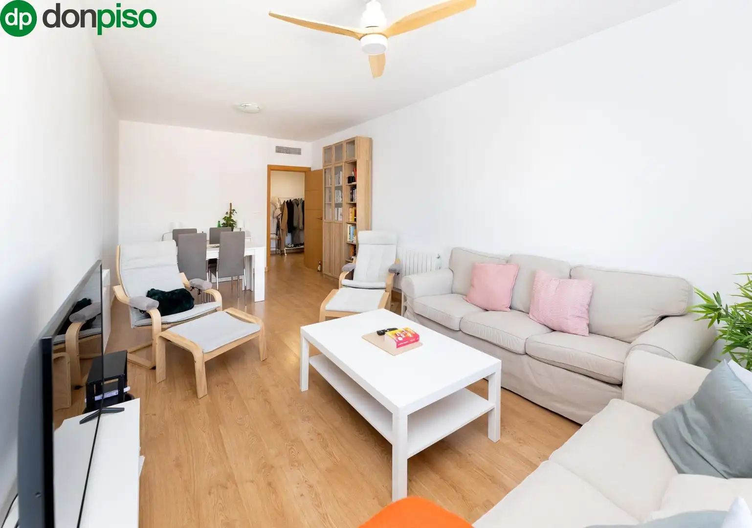 Flat for sale in Avenida DE LA ILUSTRACION, 115, Campus de la Salud