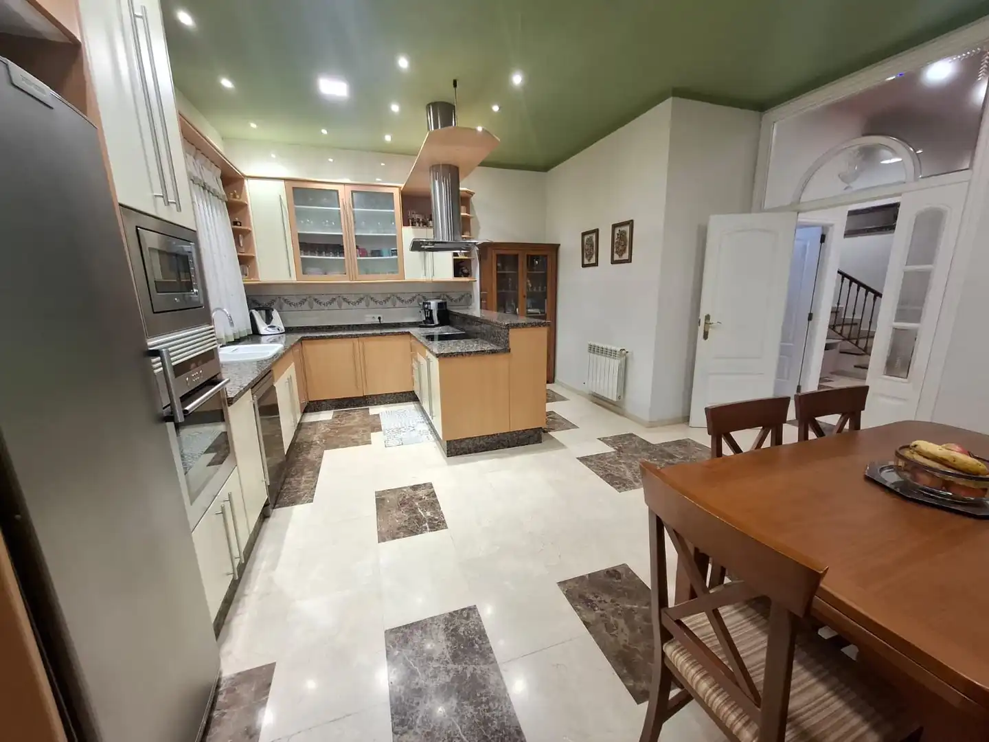 Kitchen of Houses for sale in Valencia  with Air Conditioner, Heating and Terrace
