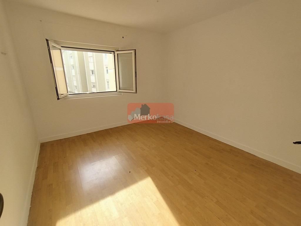 Bedroom of Apartment for sale in Lugo Capital
