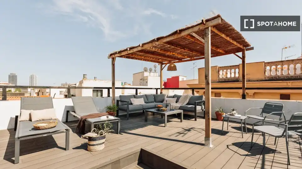 Room in Sant Pere, Sta. Caterina i la Ribera