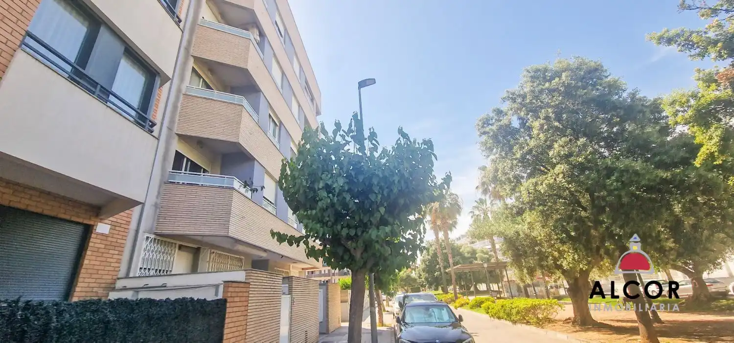 Vista exterior de Piso en venta en Benicarló con Terraza y Balcón