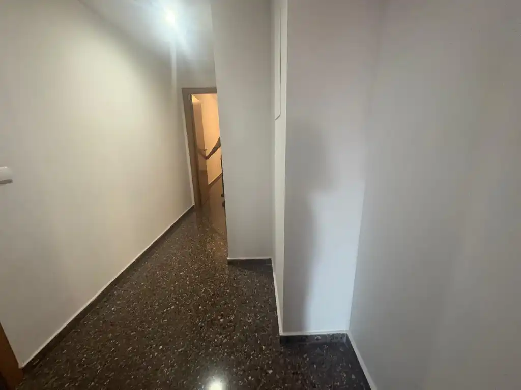 Piso de alquiler en Paterna con TV y Balcón