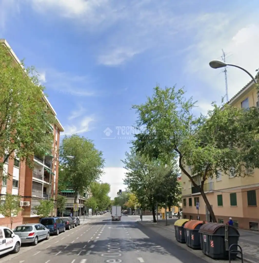 Vista exterior de Pis en venda en Madrid amb Calefacció