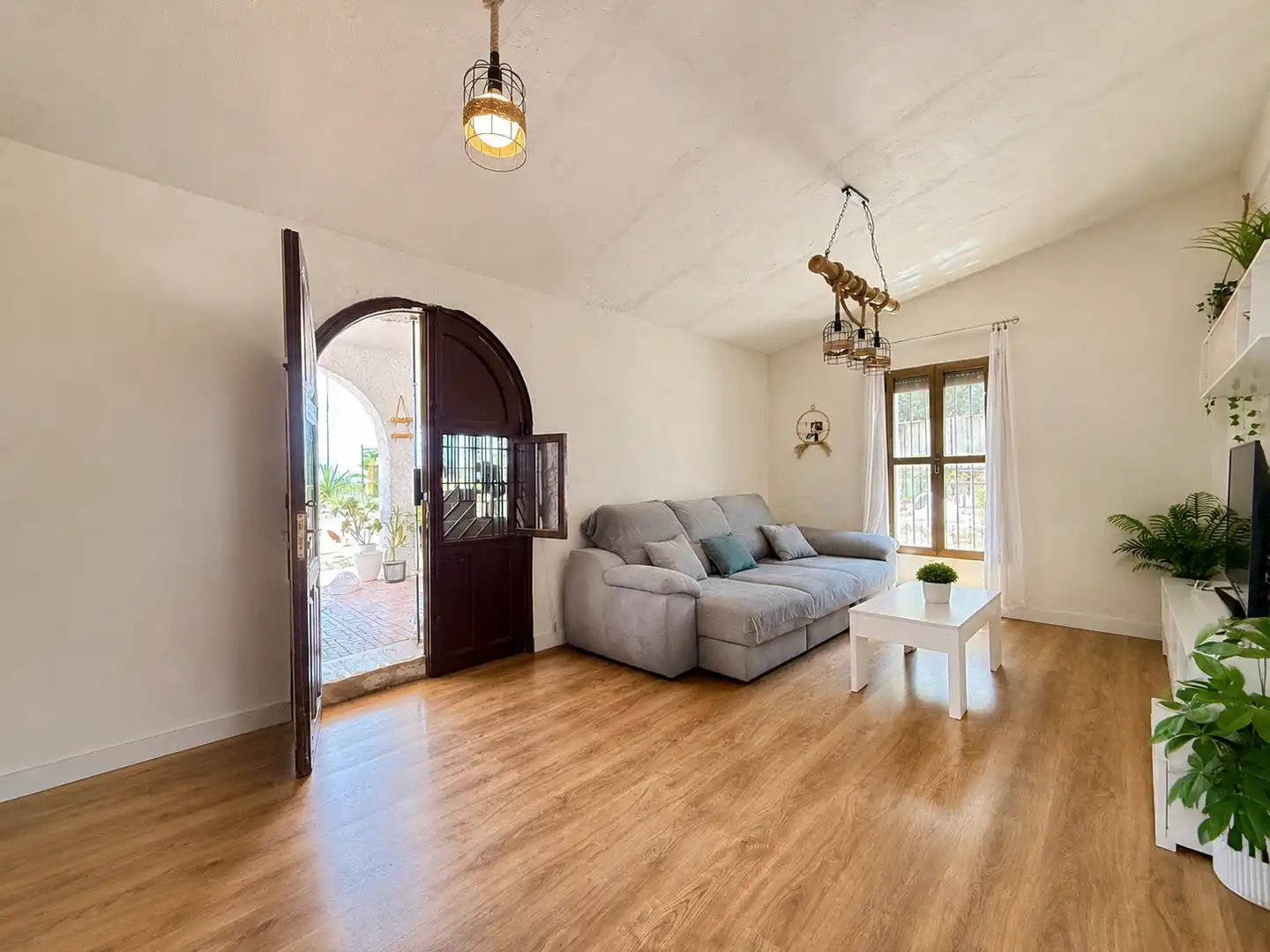 Sala de estar de Casa o chalet en venta en Godelleta con Aire acondicionado, Calefacción y Jardín privado