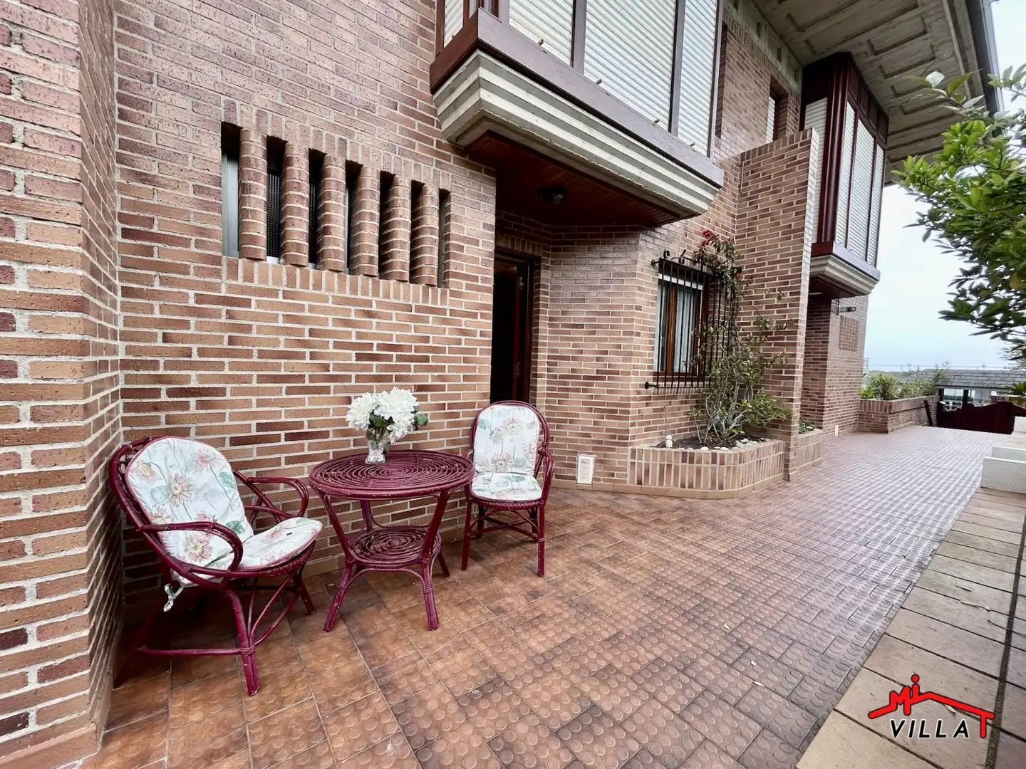 Terrassa de Casa adosada en venda en Laredo amb Calefacció