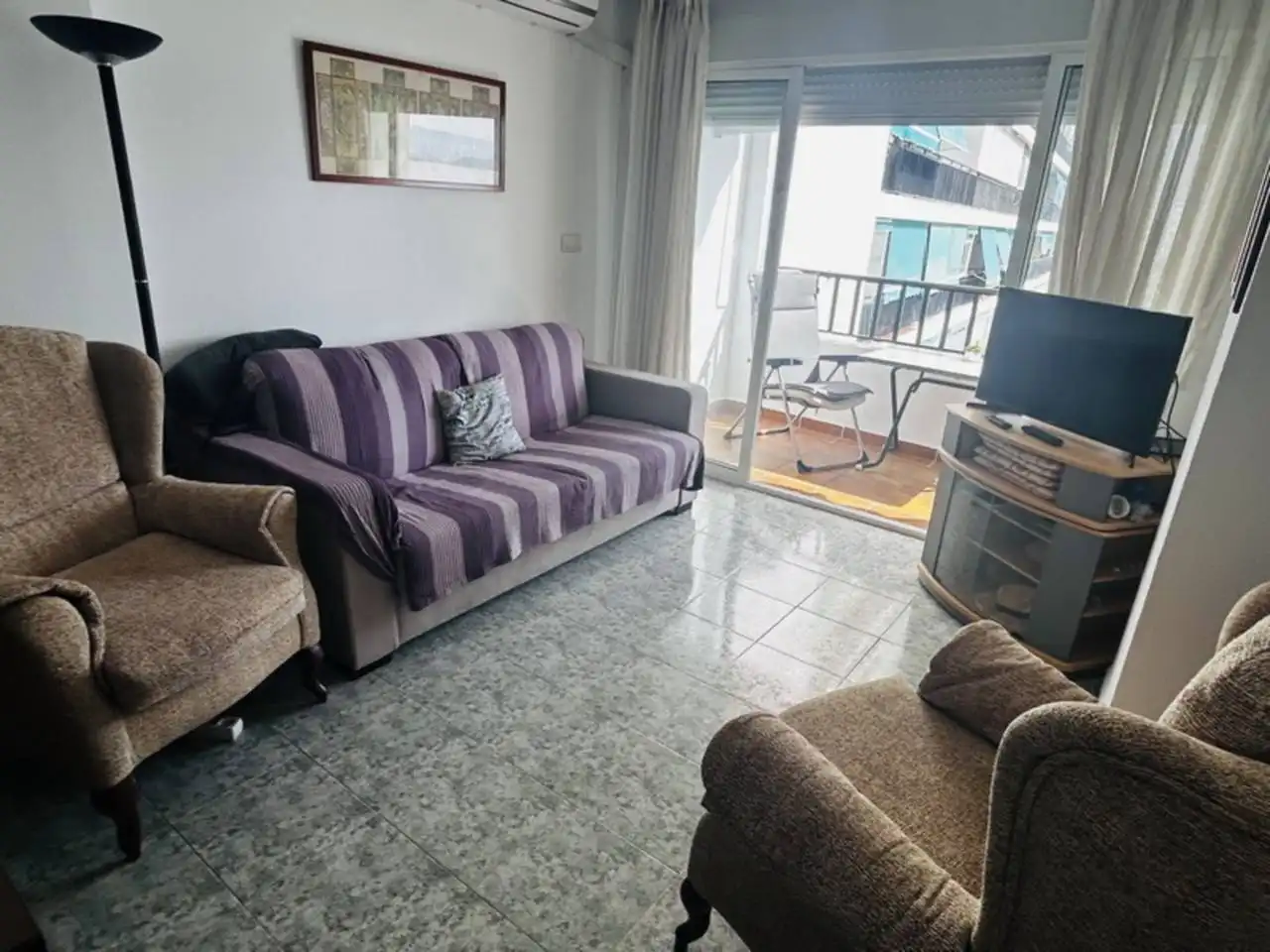 Sala de estar de Apartamento de alquiler en Almuñécar con Aire acondicionado, Terraza y Amueblado