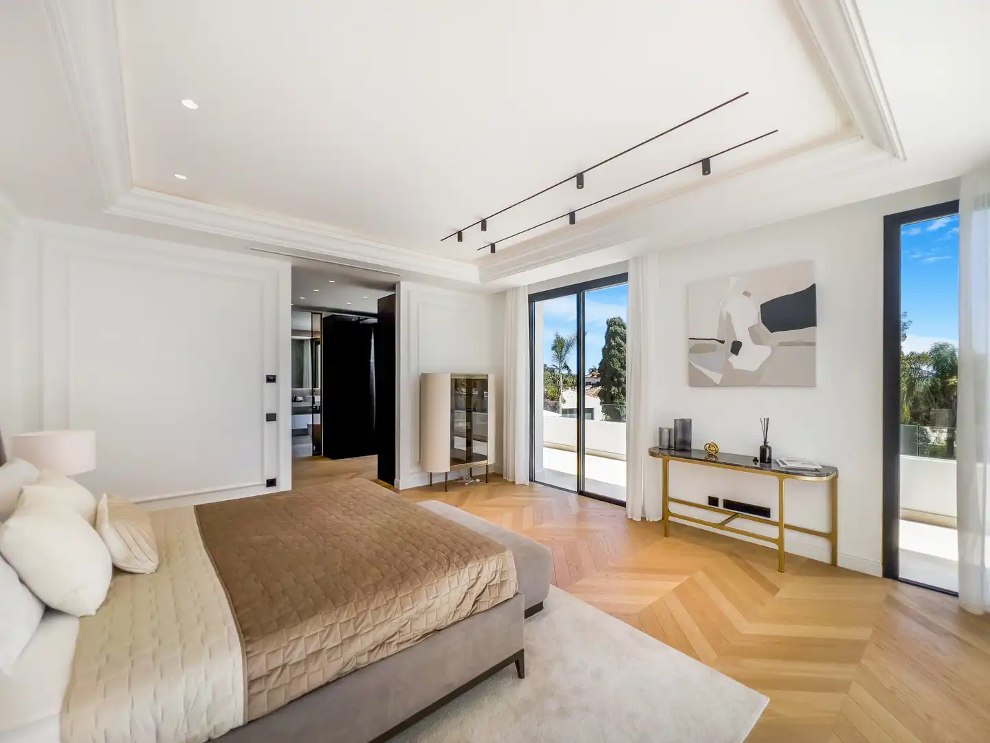 Schlafzimmer von Haus oder Chalet zum Verkauf in Marbella mit Klimaanlage, Heizung und Privatgarten