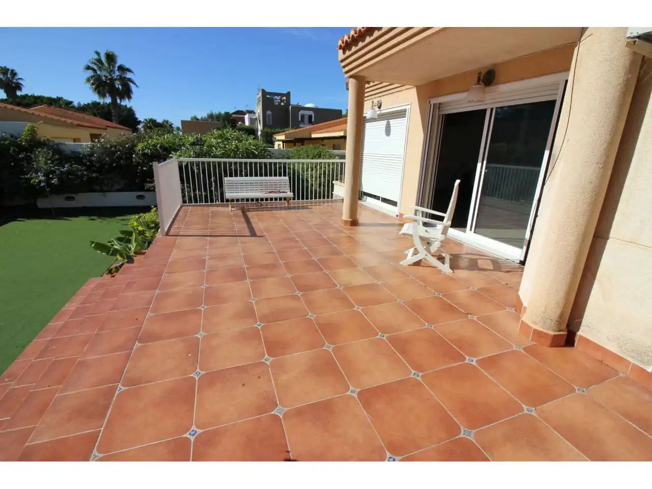 Terrassa de Casa o xalet en venda en Roquetas de Mar amb Aire condicionat, Jardí privat i Terrassa