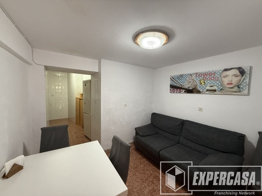 Sala d'estar de Casa o xalet de lloguer en Villar del Arzobispo amb Terrassa i Moblat