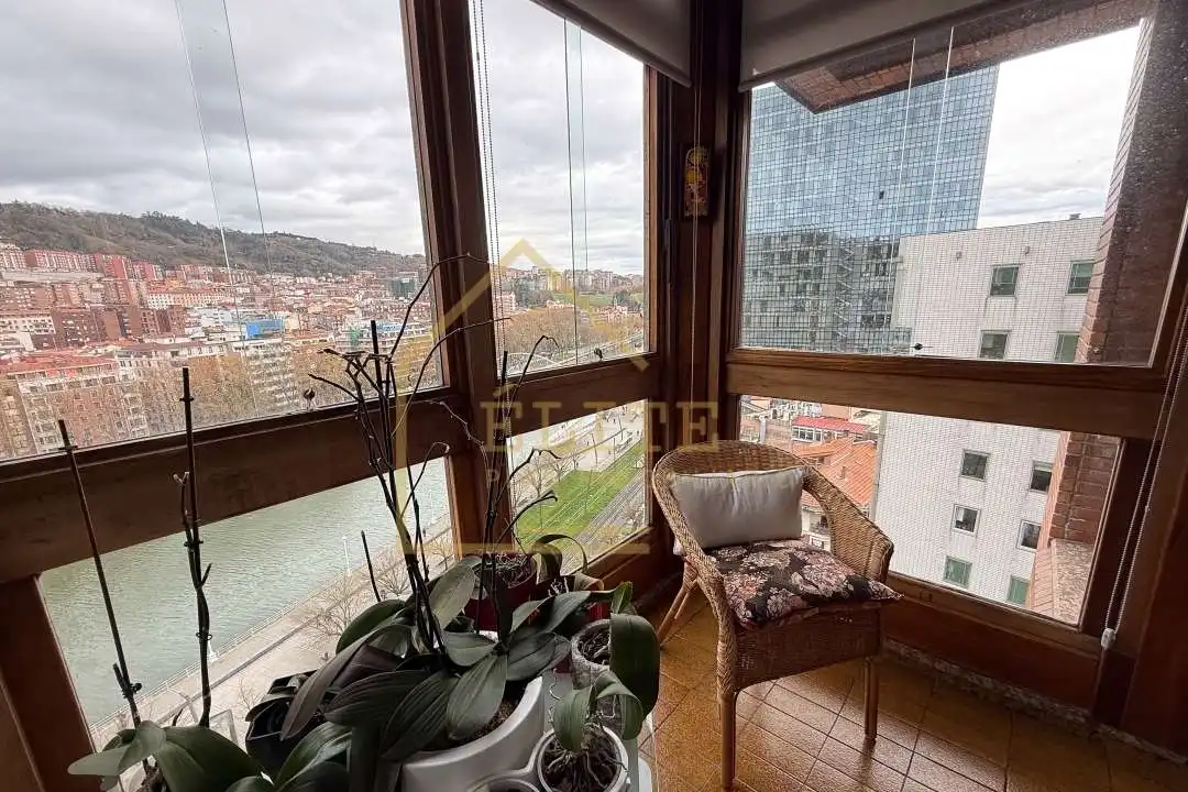 Terrassa de Pis en venda en Bilbao  amb Calefacció, Terrassa i Traster