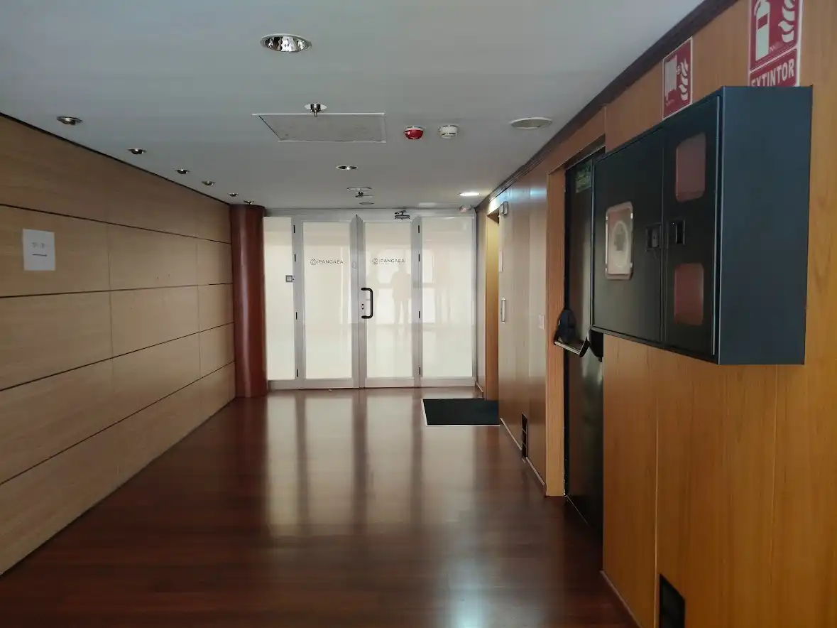 Oficina de alquiler en Les Corts