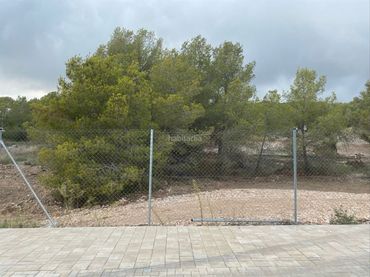 Terreno residencial en venta en Carrer Margarida Xirgu 11
