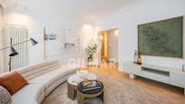 Living room of Flat for sale in  Madrid Capital  with Air Conditioner, Heating and Furnished