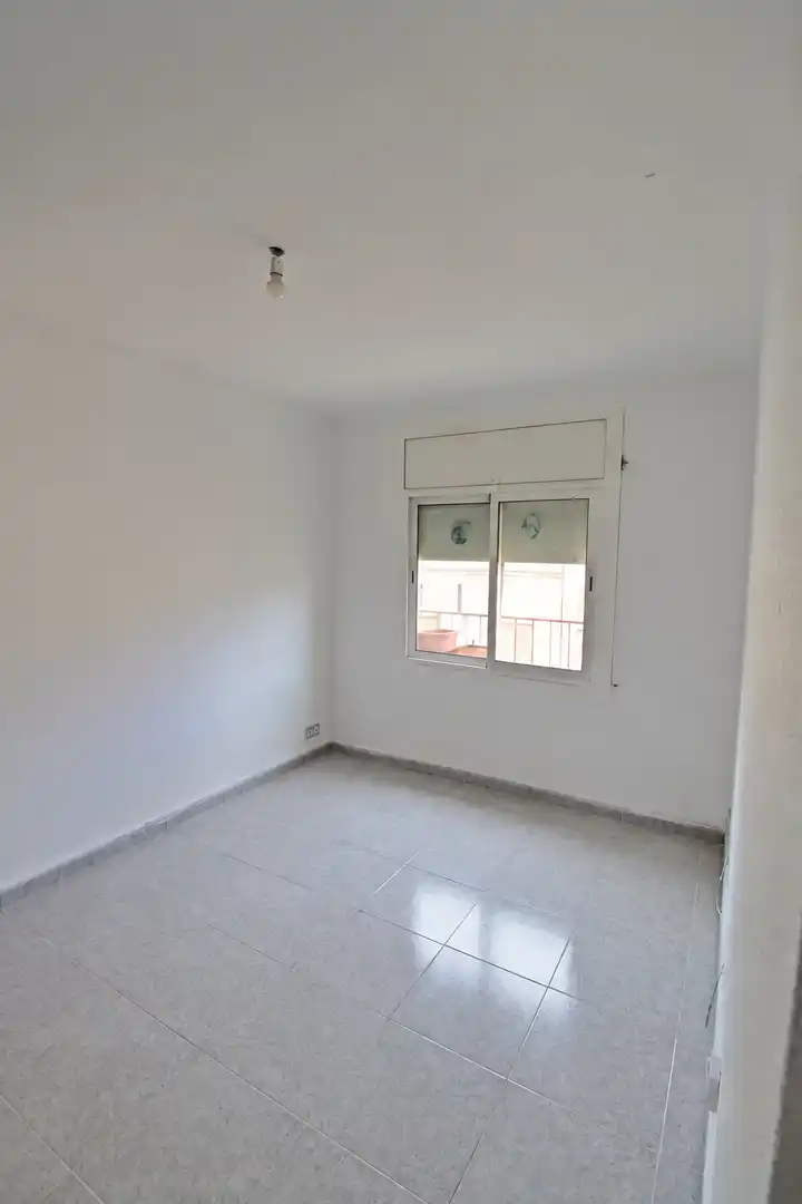 Bedroom of Flat for sale in L'Hospitalet de Llobregat