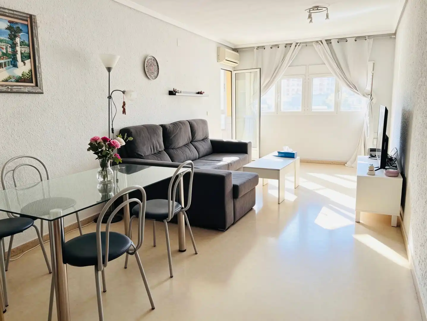 Living room of Flat for sale in Valencia  with Air Conditioner, Heating and Terrace