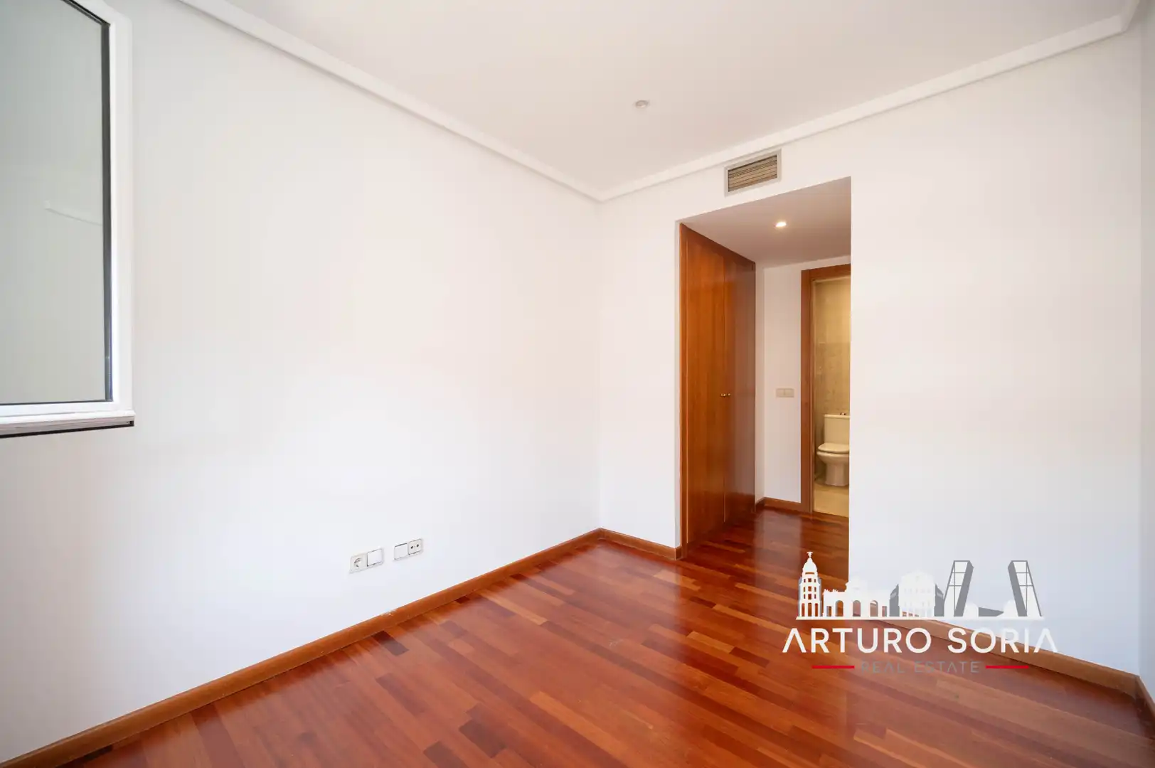 Bedroom of Flat for rent in Madrid  with Storage room and Community pool