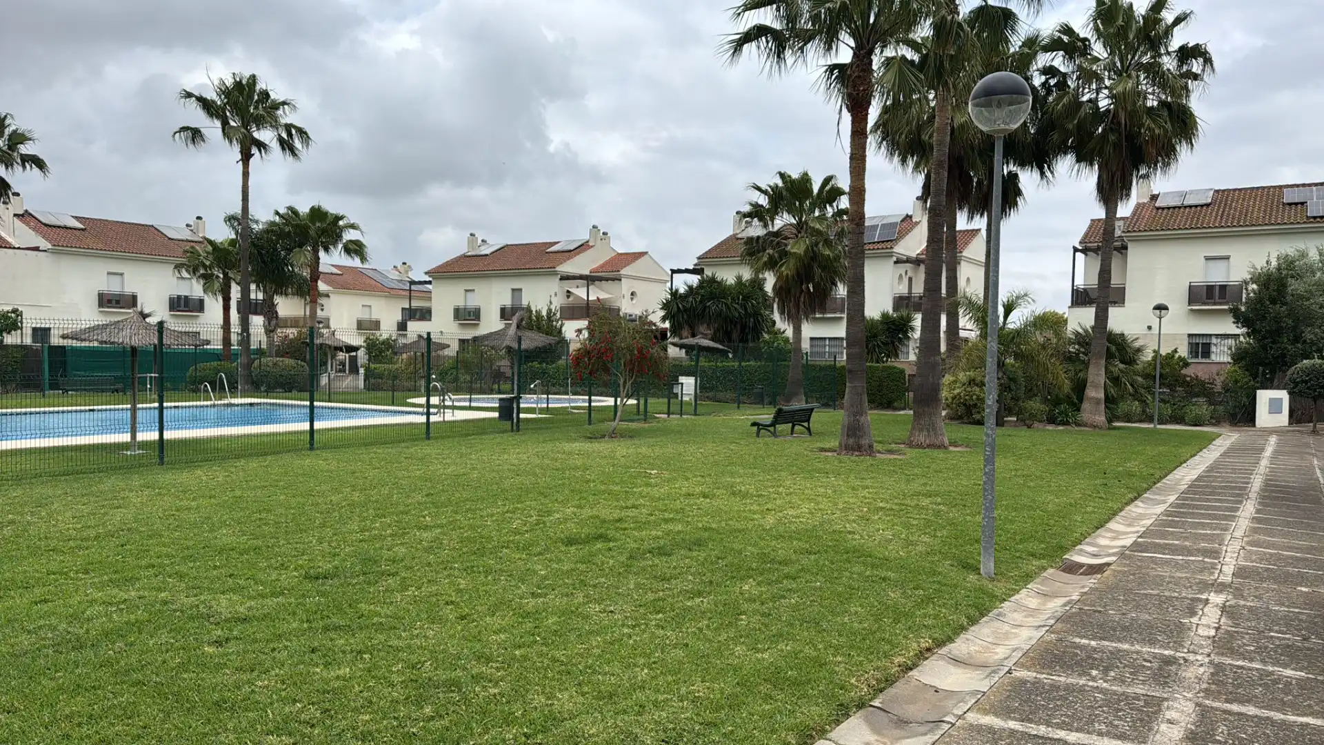 Vista exterior de Casa o xalet en venda en Jerez de la Frontera amb Terrassa, Traster i Moblat