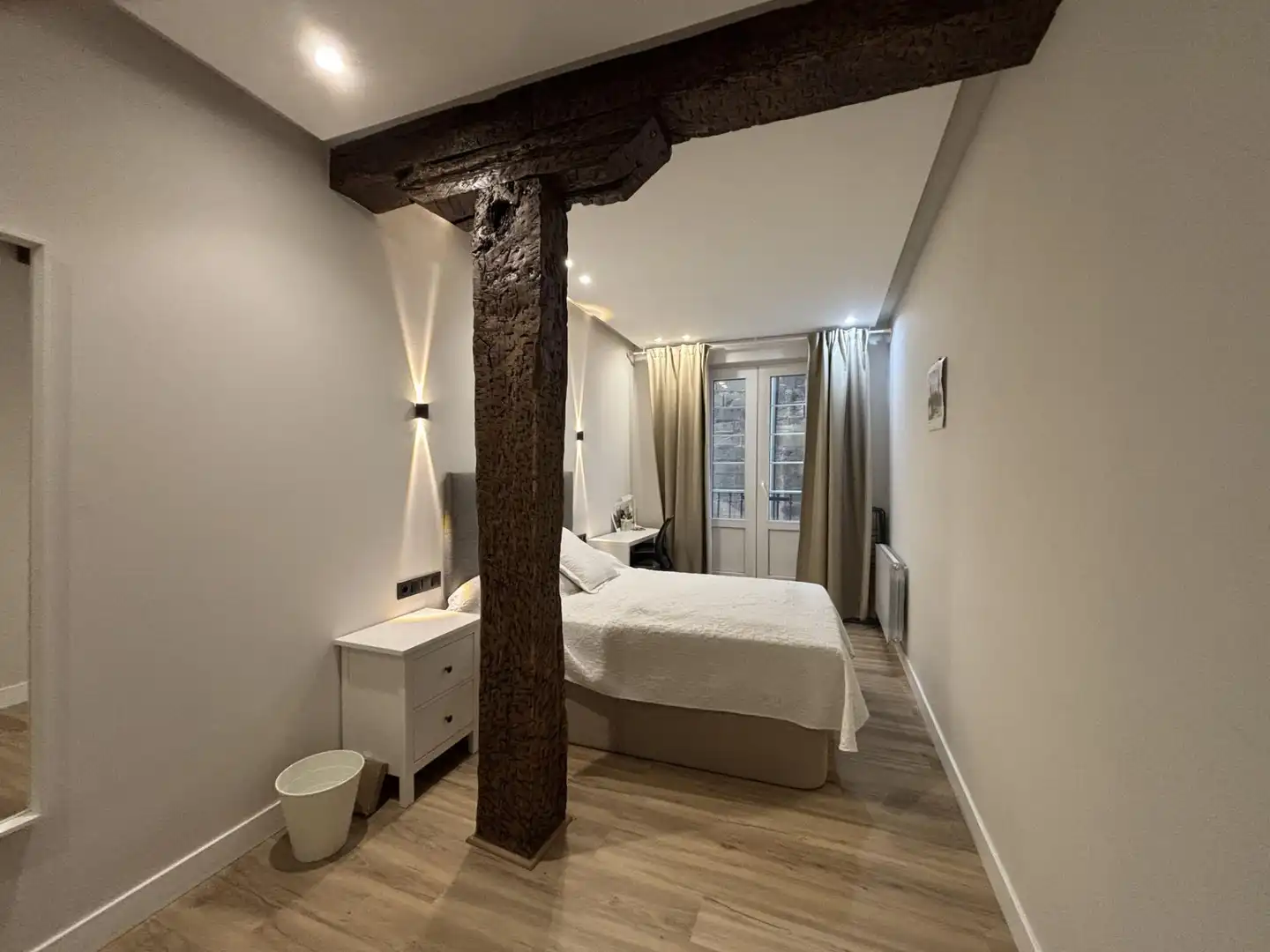 Habitación de Piso de alquiler en Bilbao  con Amueblado y Balcón
