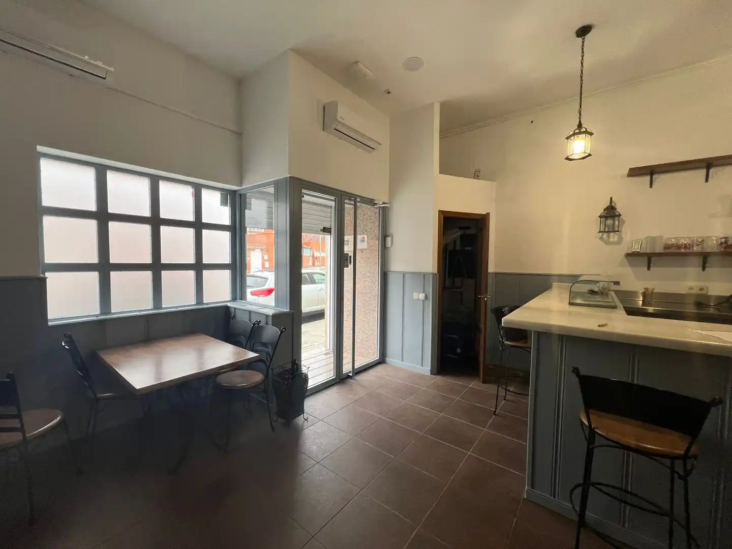 Cocina de Local en venta en Velilla de San Antonio con Aire acondicionado, Calefacción y Amueblado