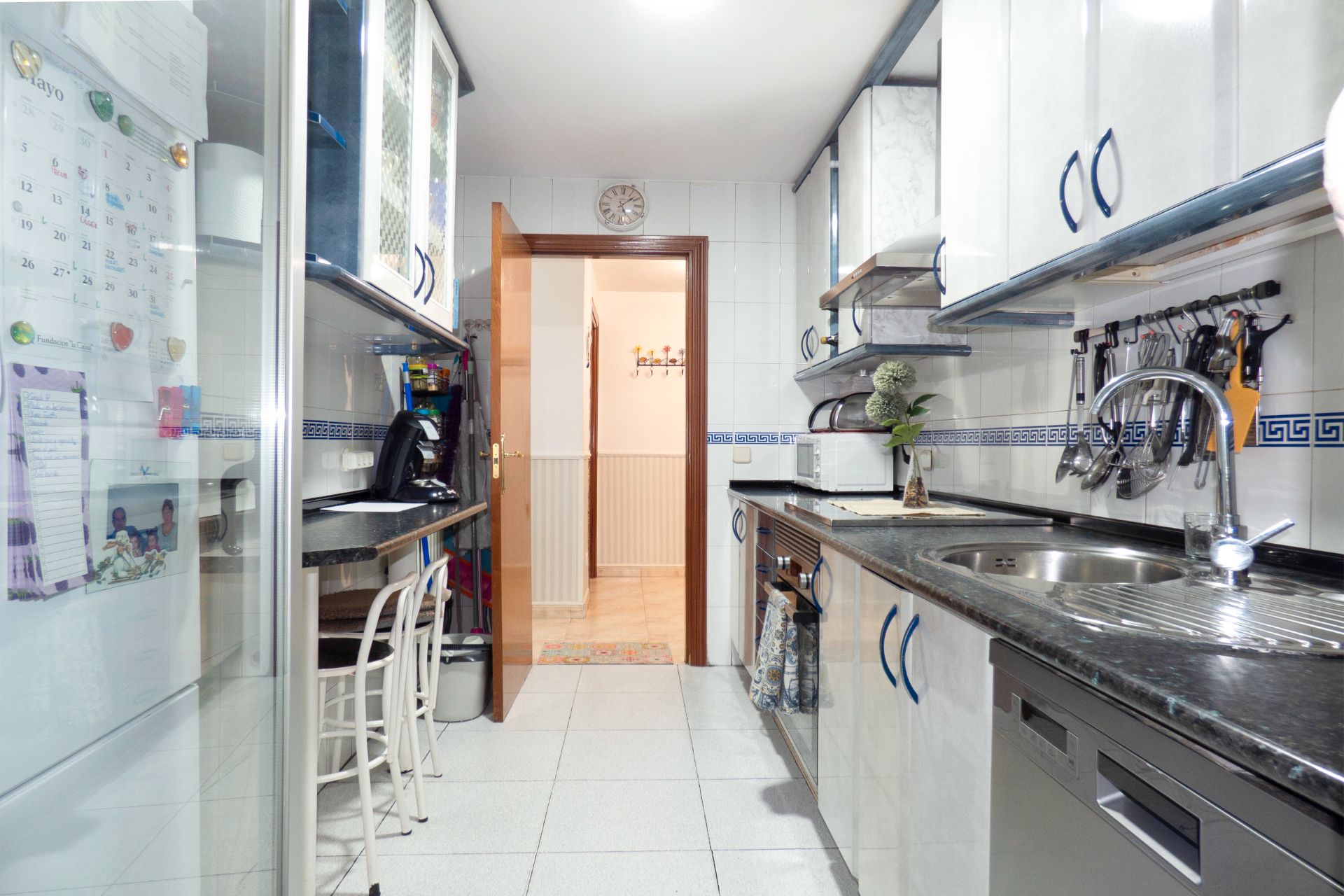 Kitchen of Flat for sale in Fuenlabrada  with Air Conditioner, Terrace and Storage room