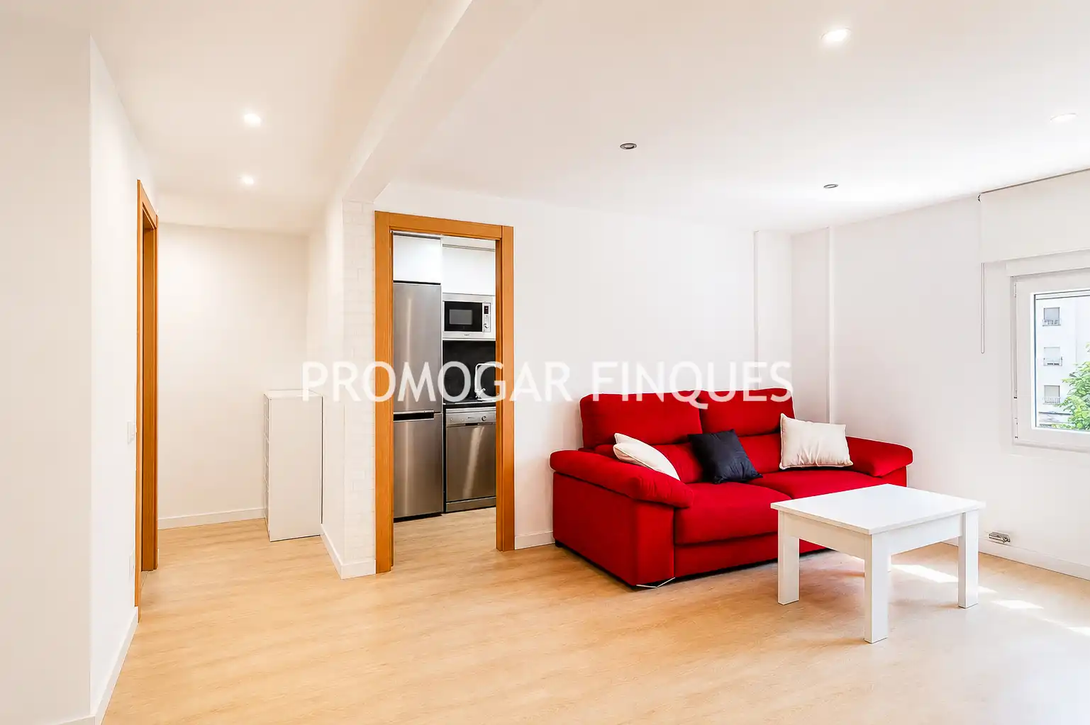 Living room of Flat for sale in Ripollet  with Parquet flooring, Terrace and Oven