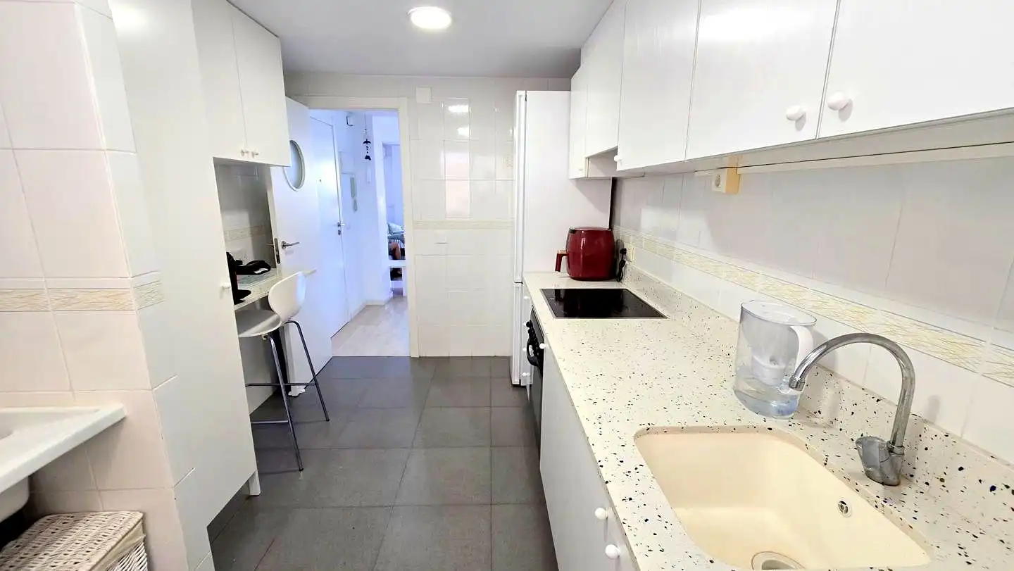 Cuina de Apartament de lloguer en Gandia amb Aire condicionat, Parquet i Terrassa