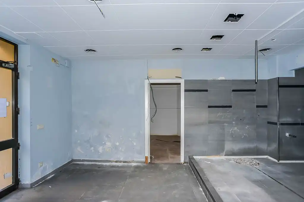 Local commercial à vendre à Av de les Voltes, imagen 15