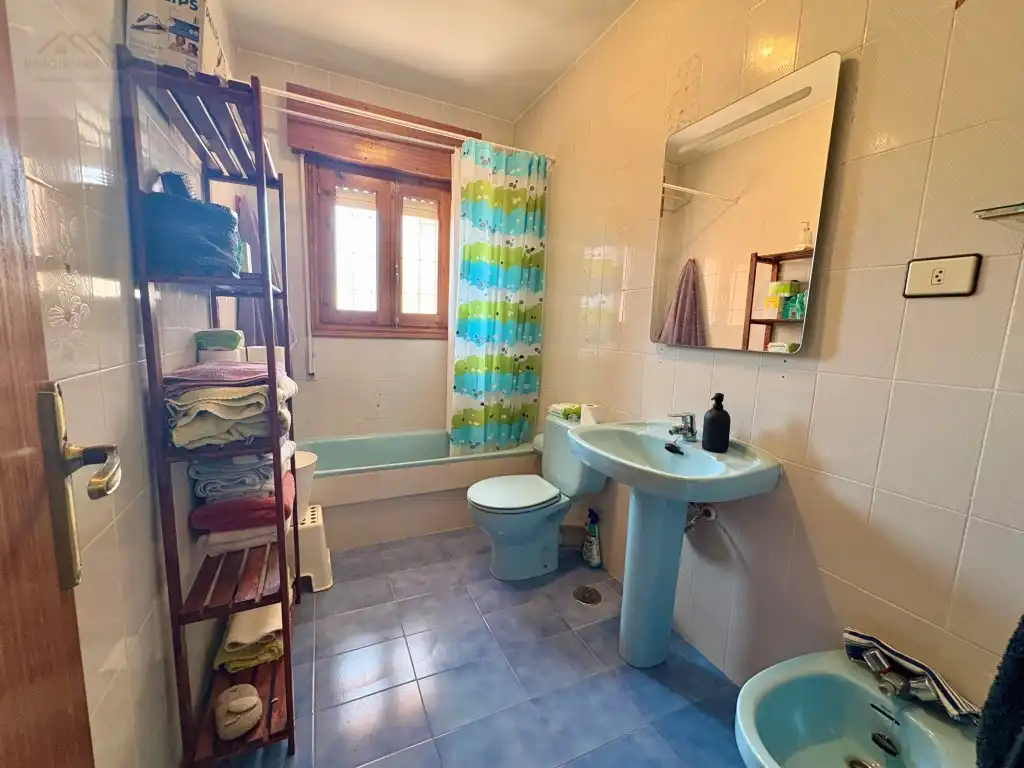 Baño de Dúplex de alquiler en Mazarrón con Terraza, Amueblado y Lavadora