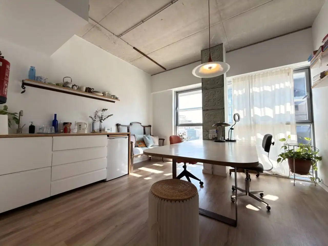 Cocina de Oficina de alquiler en Barcelona con Aire acondicionado, Calefacción y Alarma