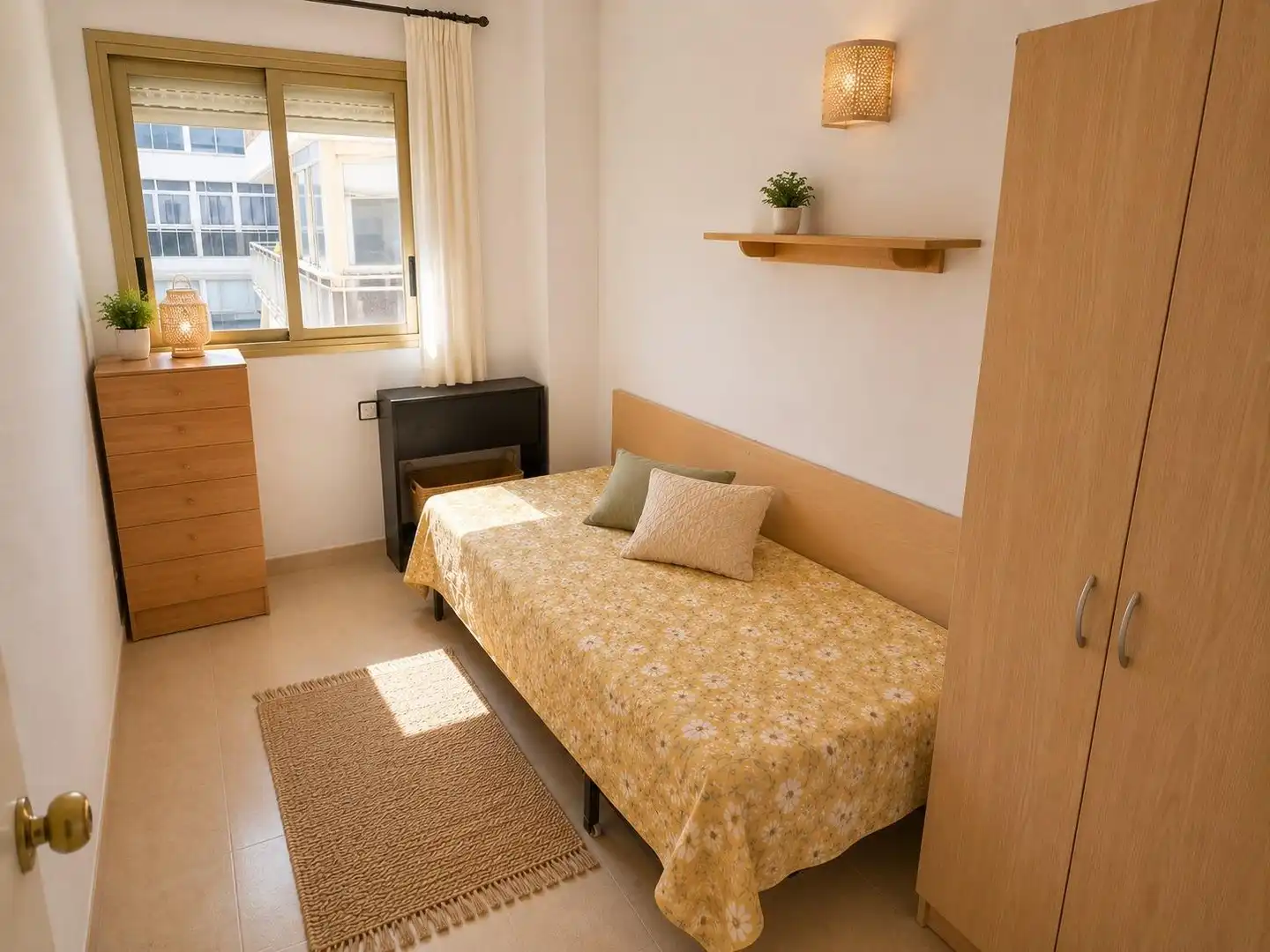 Habitación de Ático en venta en Salou con Terraza, Amueblado y Piscina comunitaria