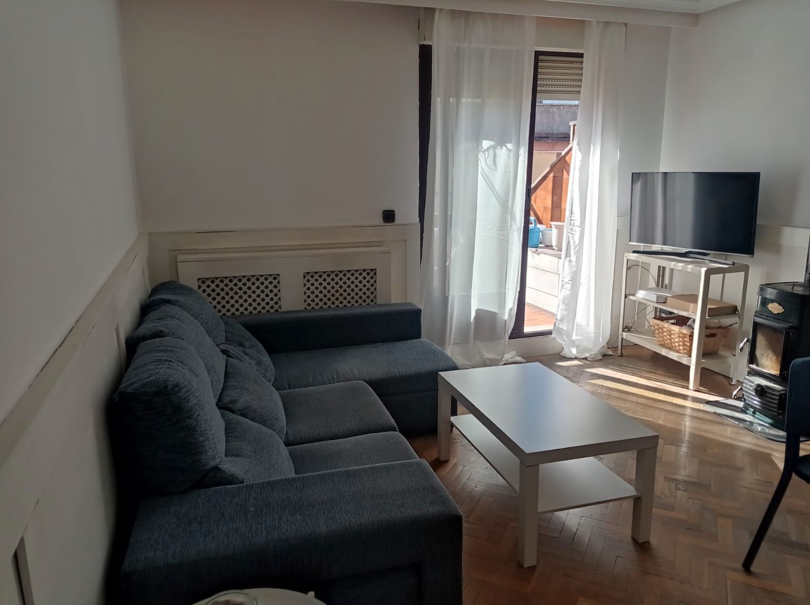 Living room of Flat to rent in Salamanca Capital  with Heating, Parquet flooring and Terrace