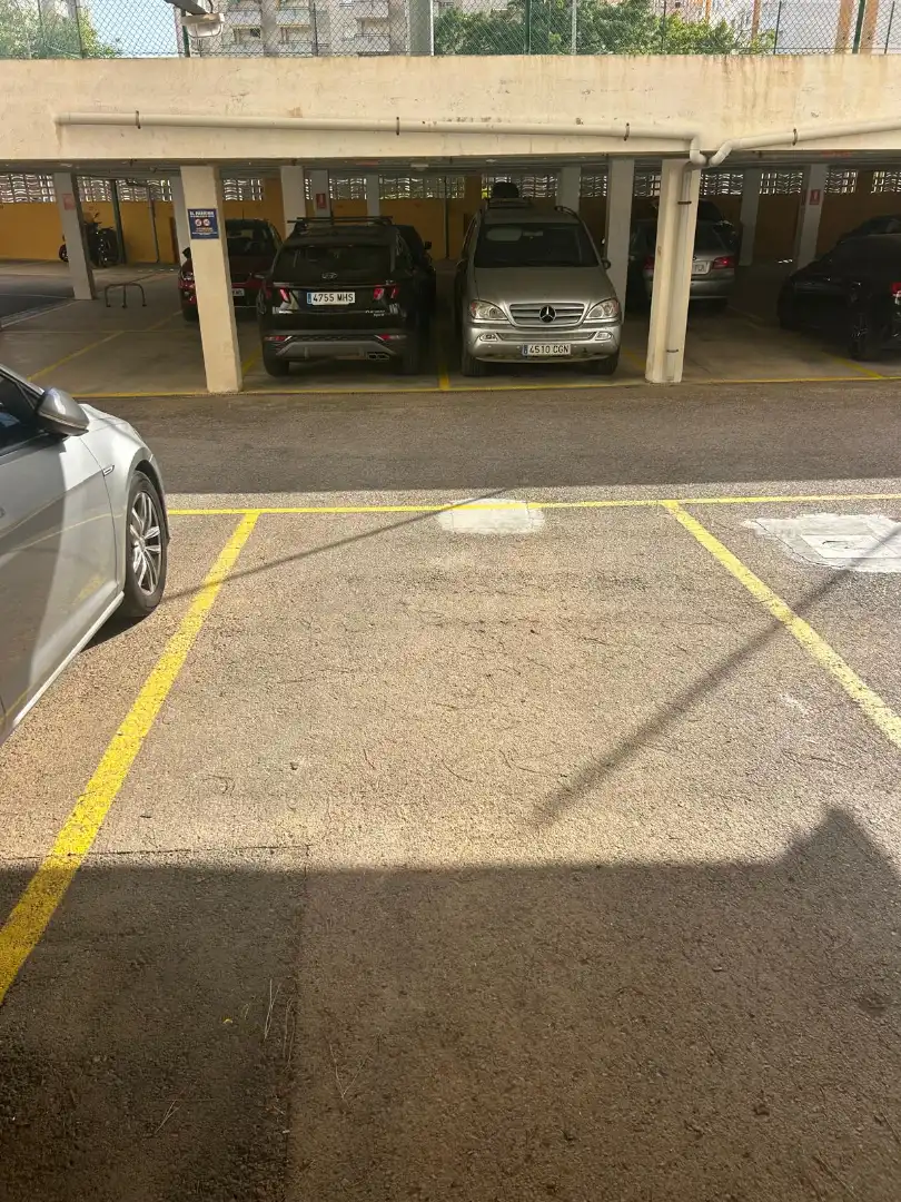 Parking de Apartamento en venta en Gandia con Aire acondicionado, Amueblado y Piscina comunitaria