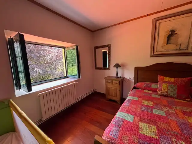 Dormitori de Casa o xalet de lloguer en Valdoviño amb Calefacció, Jardí privat i Parquet