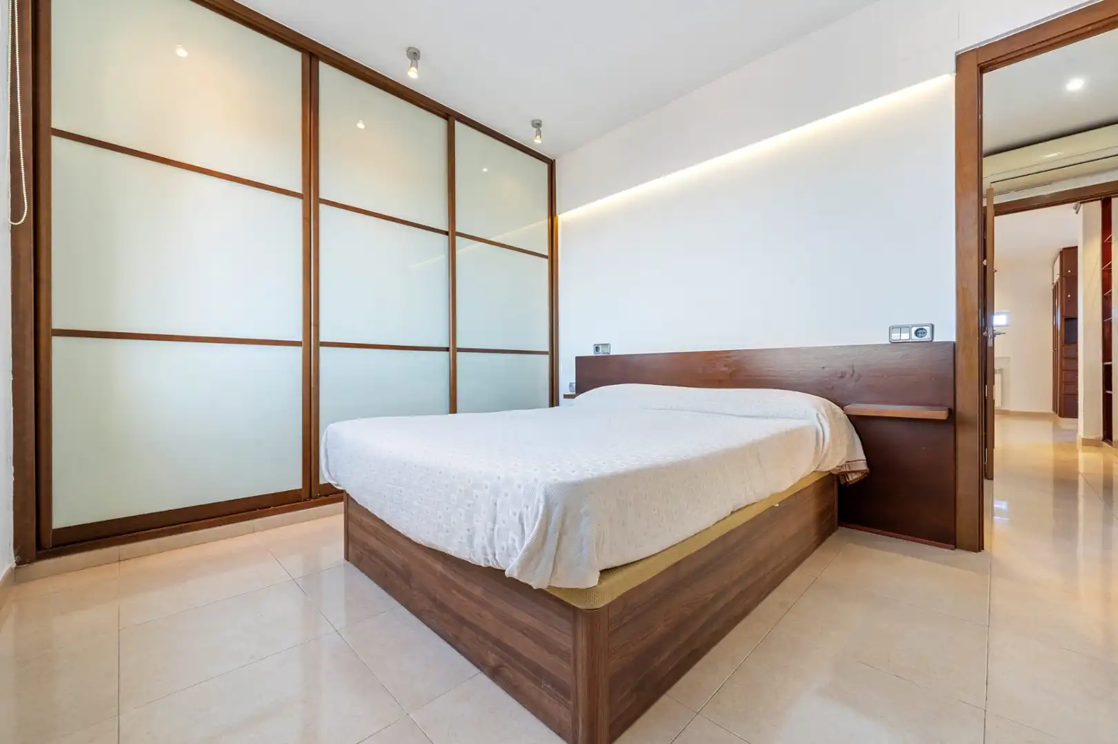 Schlafzimmer von Dachboden zum Verkauf in Reus mit Klimaanlage, Heizung und Terrasse