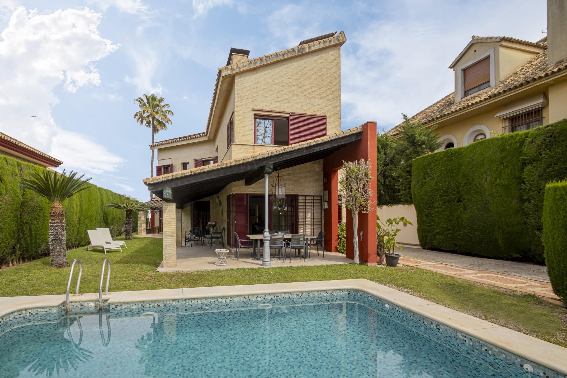 Jardí de Casa o xalet de lloguer en Bormujos amb Aire condicionat, Calefacció i Jardí privat