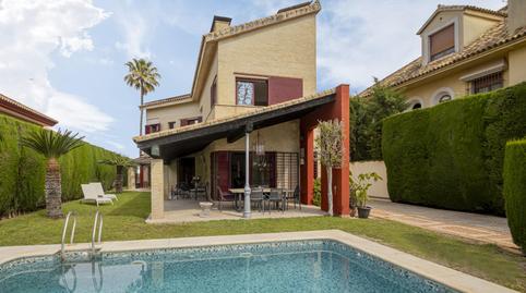 Foto 3 de Casa o xalet de lloguer a Avenida Jacaranda, El Zaudín - Club de Golf, Sevilla