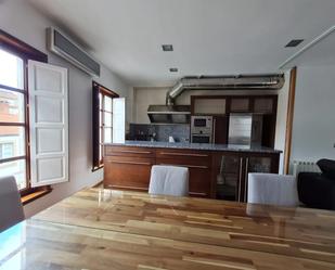 Kitchen of Duplex to rent in Santiago de Compostela   with Heating, Furnished and Oven