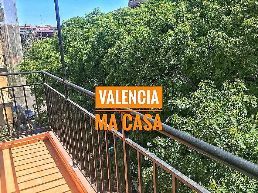 Exterior view of Flat to rent in  Valencia Capital  with Air Conditioner, Terrace and Furnished