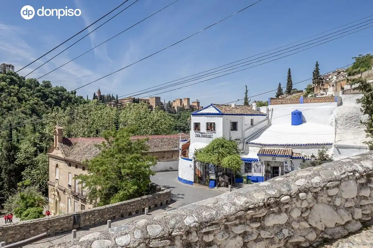 Vista exterior de Casa o xalet en venda en Albaicín