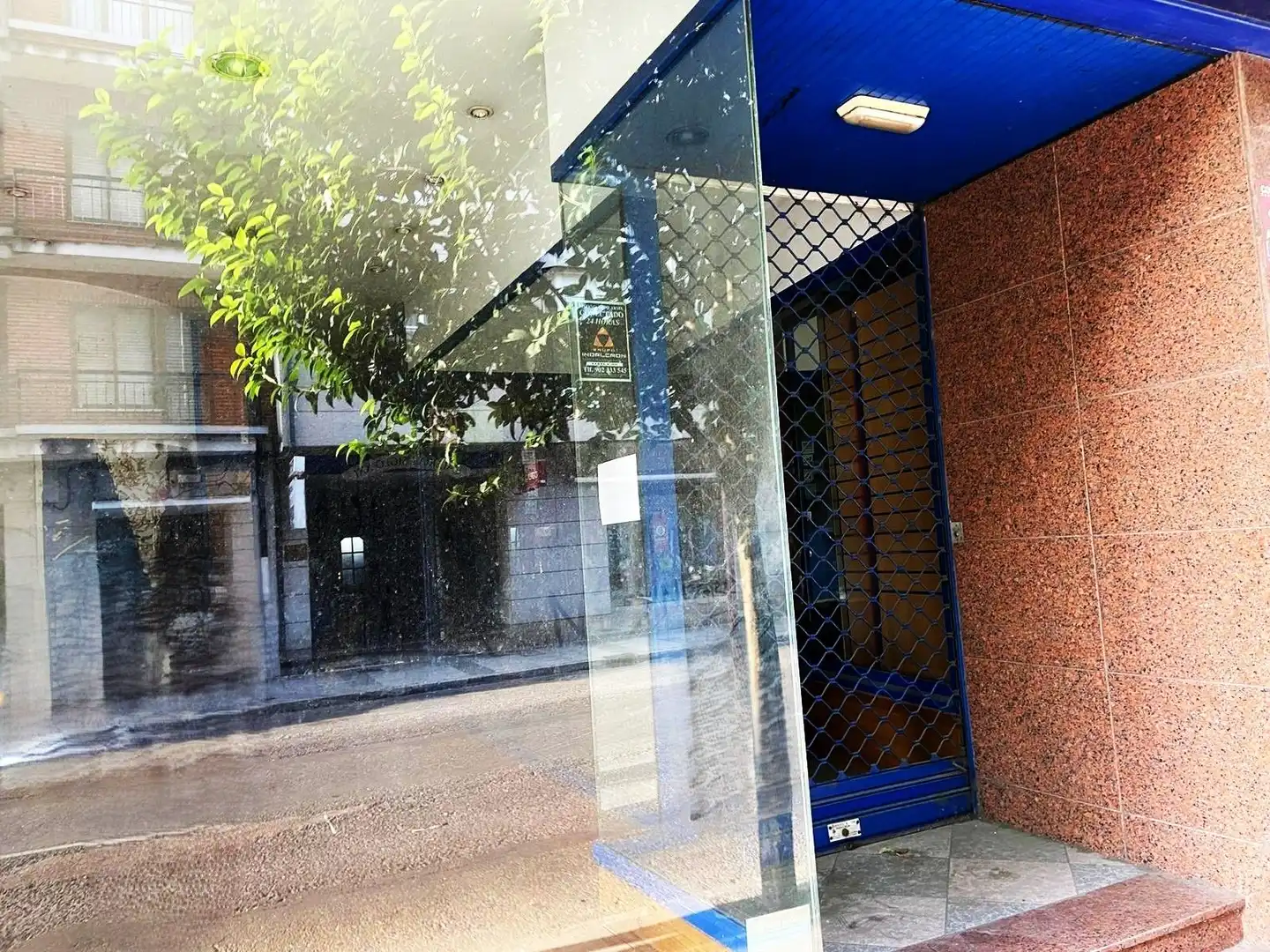 Local commercial à vendre à Avenida CONDE DE FENOSA, imagen 2