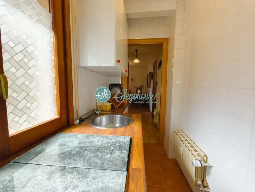 Cocina de Piso en venta en Segovia con Calefacción, Parquet y Terraza