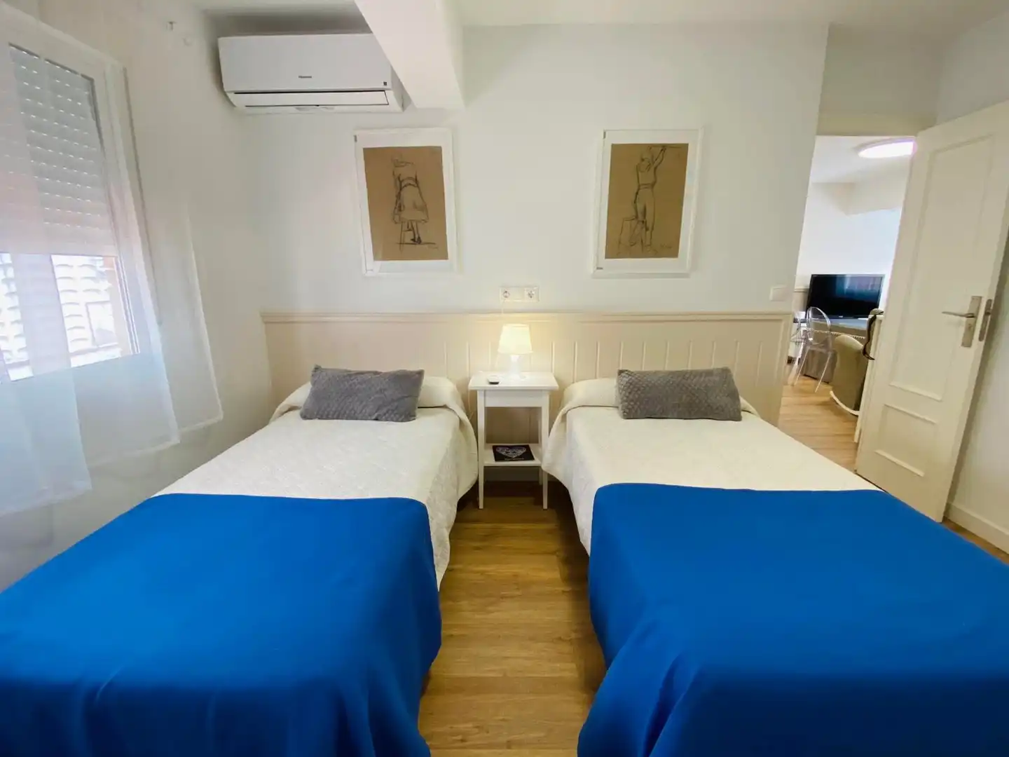 Dormitori de Apartament de lloguer en Torrevieja amb Aire condicionat, Moblat i Rentadora