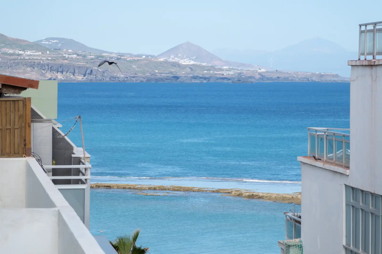 Exterior view of Attic for sale in Las Palmas de Gran Canaria  with Air Conditioner, Terrace and Storage room