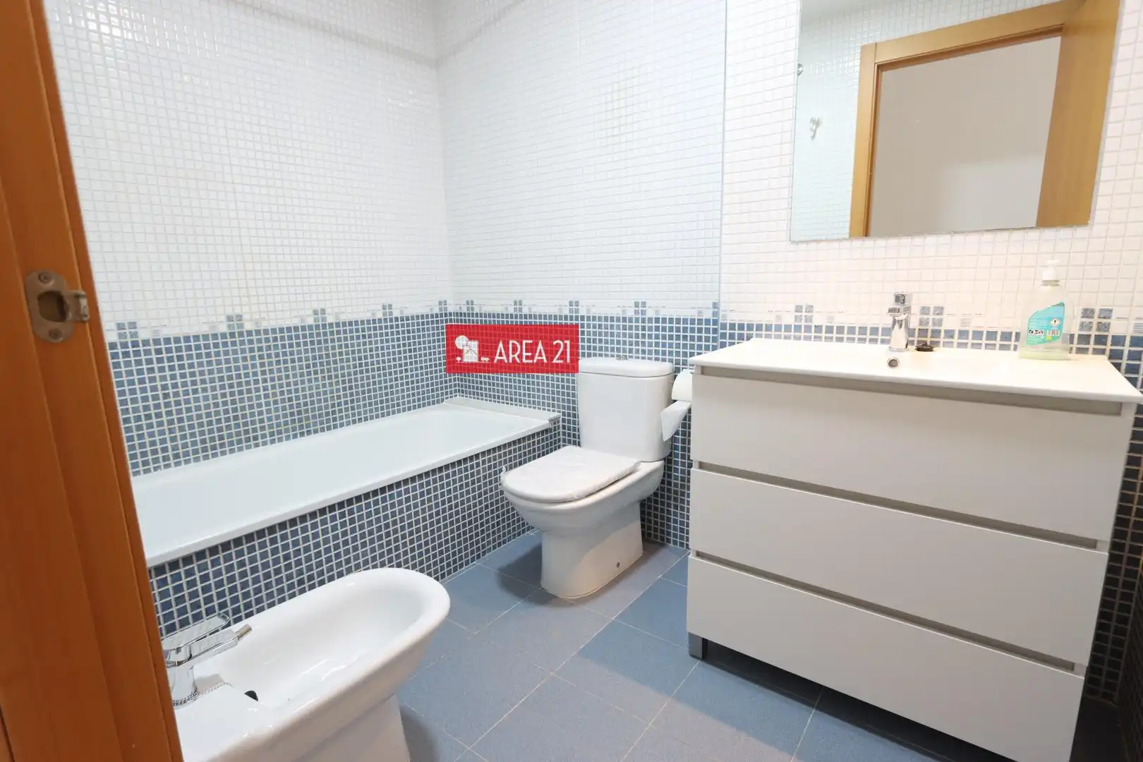 Duplexes for rent in La Pobla de Vallbona  with Balcony