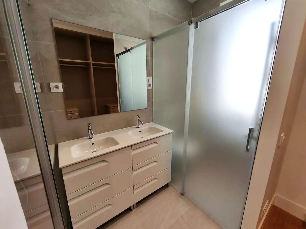 Badezimmer von Wohnung zur Miete in Madrid mit Terrasse