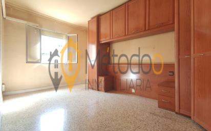 Bedroom of Flat for sale in  Sevilla Capital